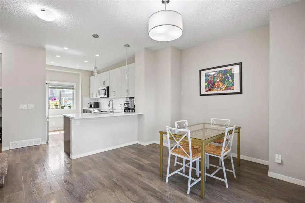 336 Marquis Heights SE