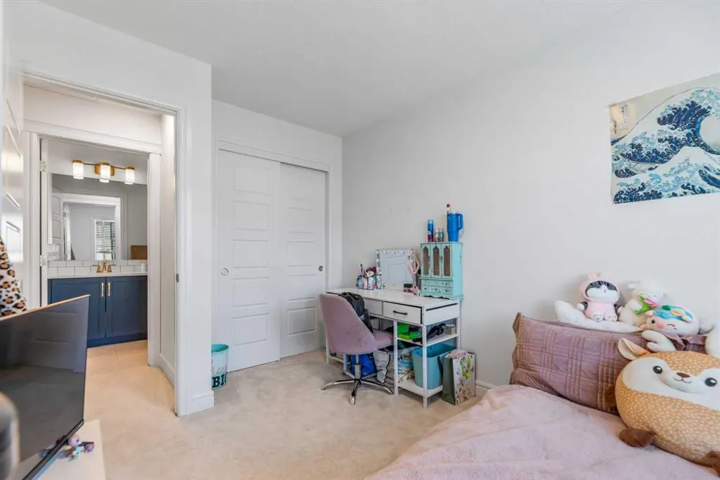 268 Seton Passage SE