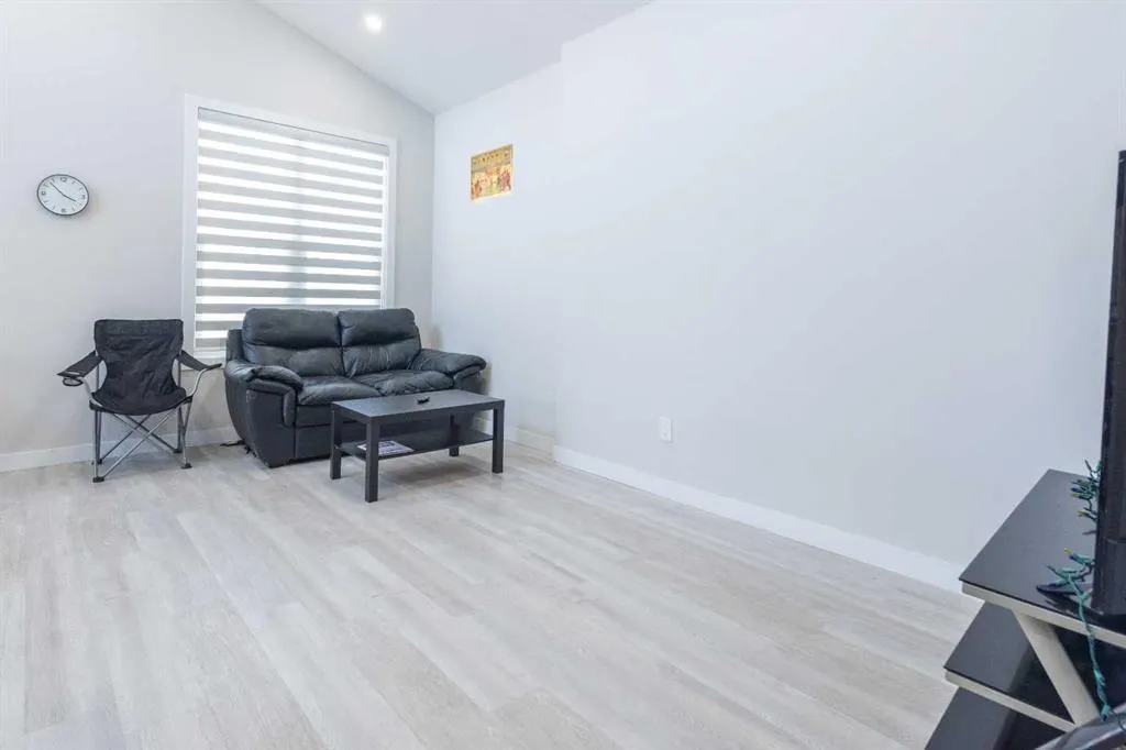 41 7 Avenue SE, #4
