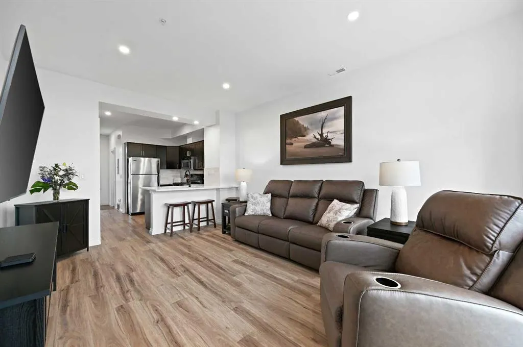 108 Rockyledge View NW, #13