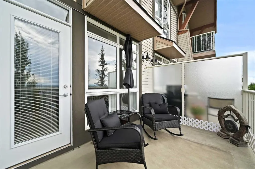 108 Rockyledge View NW, #13