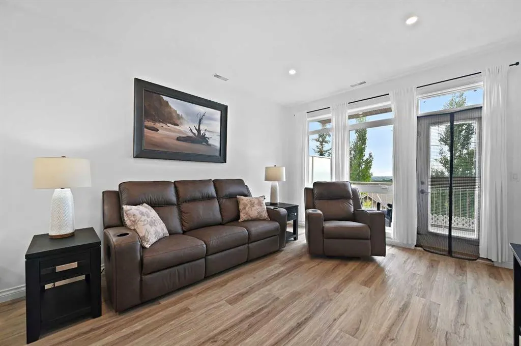 108 Rockyledge View NW, #13