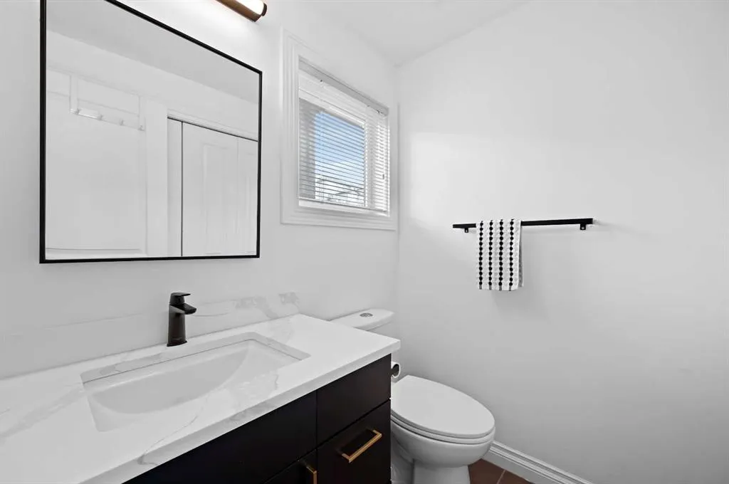 108 Rockyledge View NW, #13