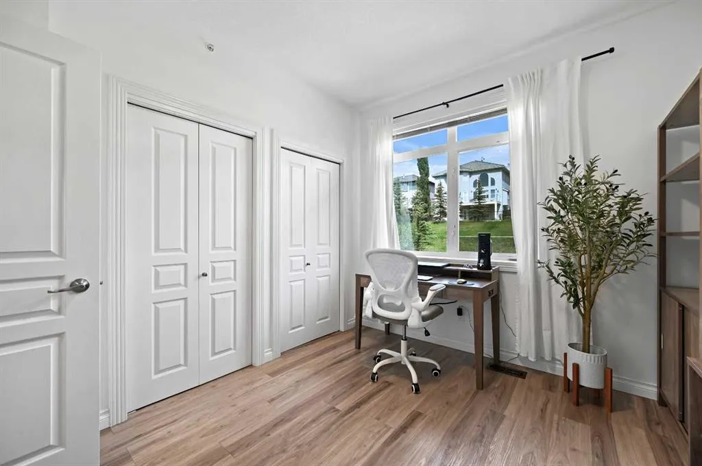 108 Rockyledge View NW, #13