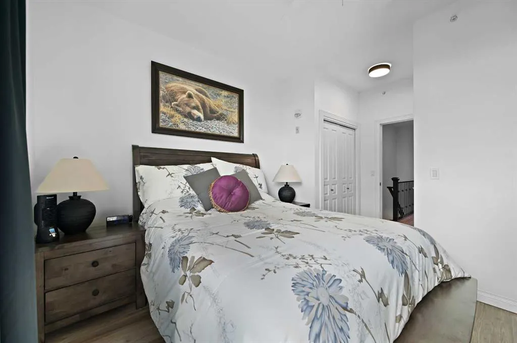 108 Rockyledge View NW, #13