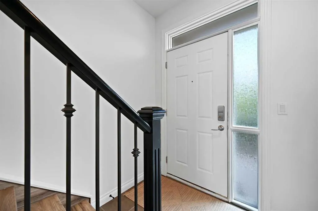108 Rockyledge View NW, #13