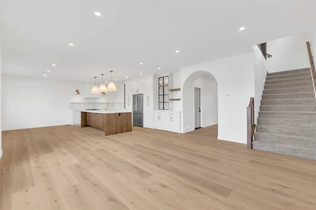 20 Eaton Crescent