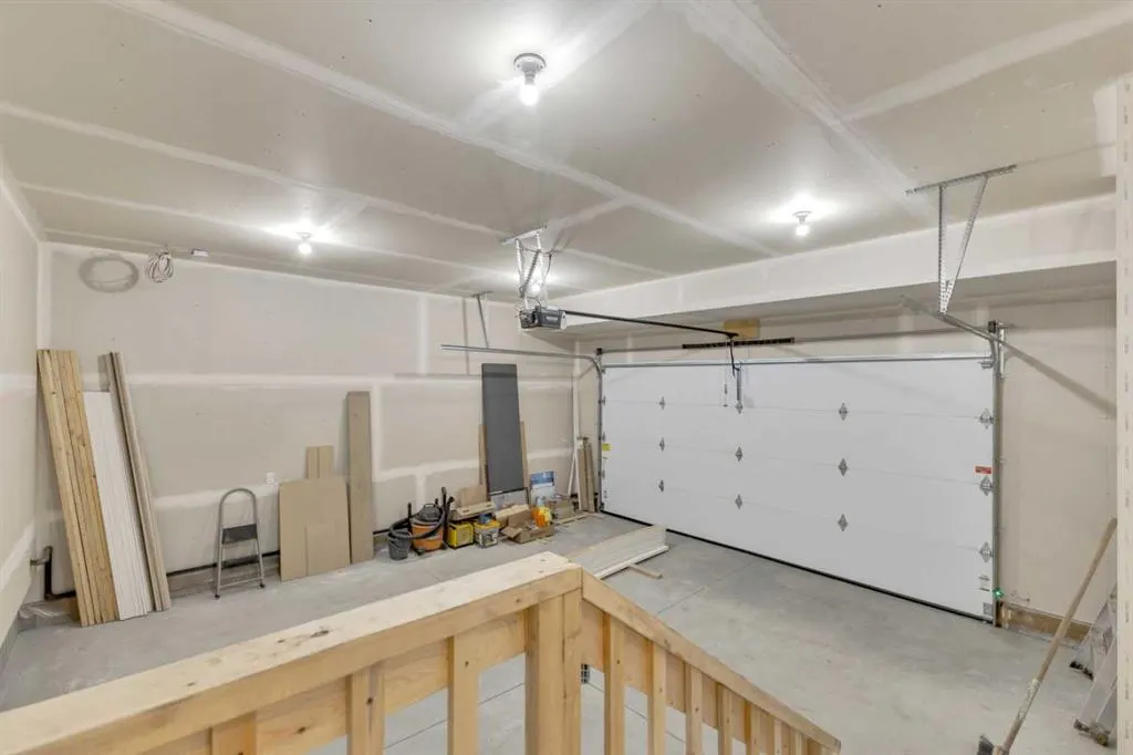20 Eaton Crescent