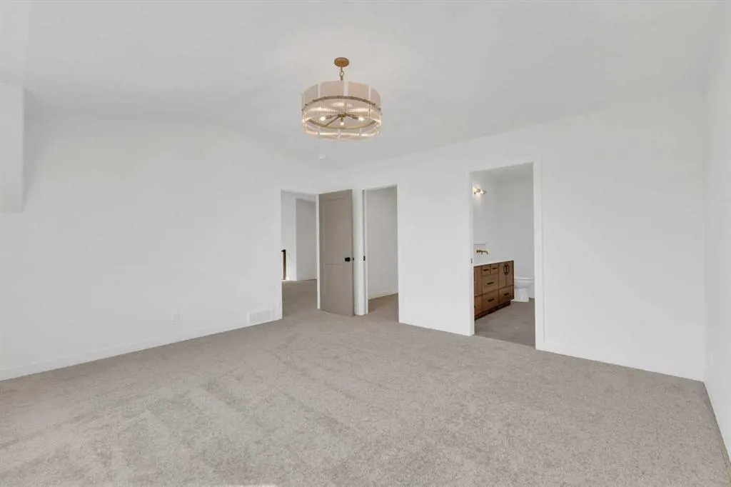 20 Eaton Crescent