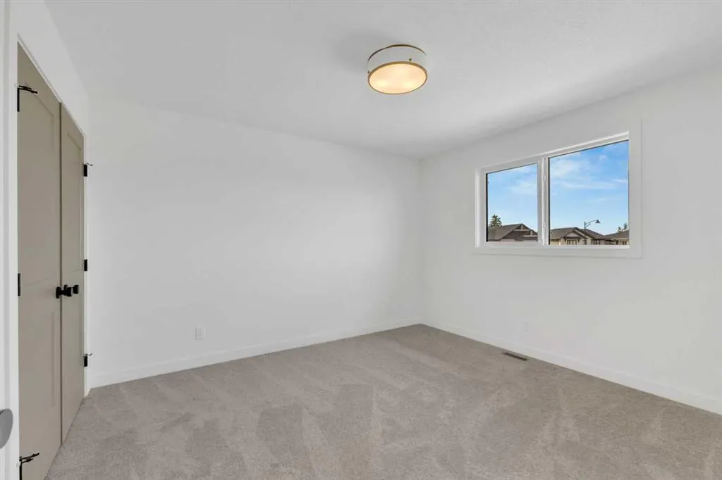20 Eaton Crescent