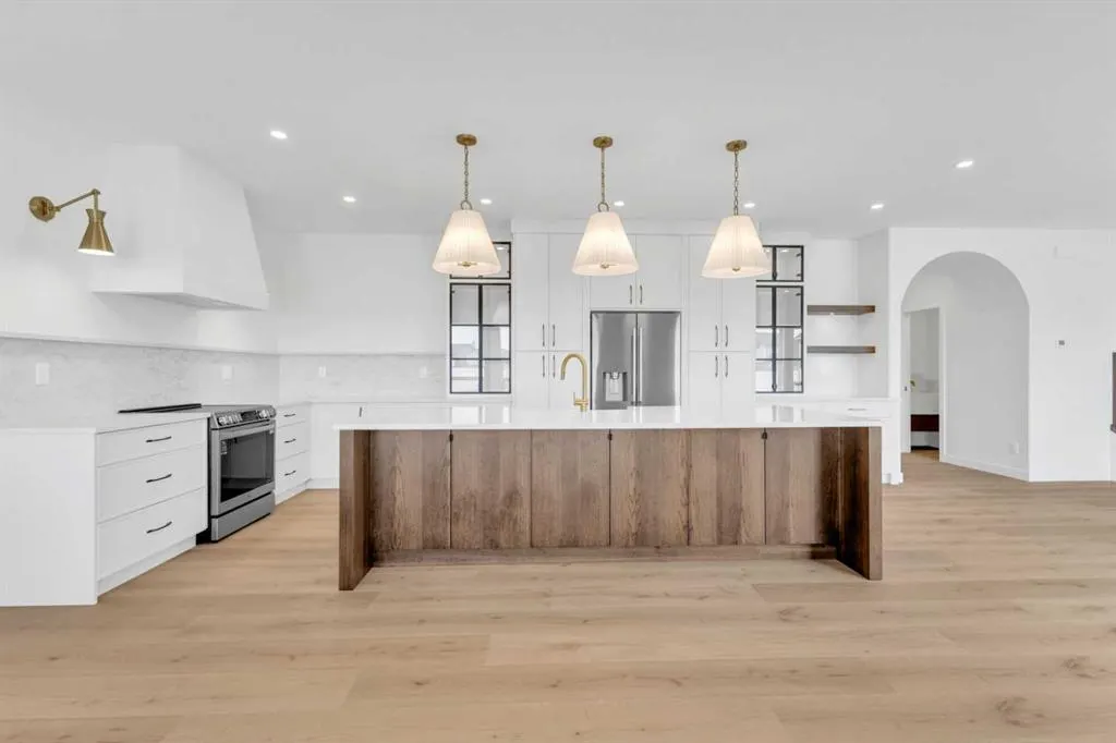 20 Eaton Crescent