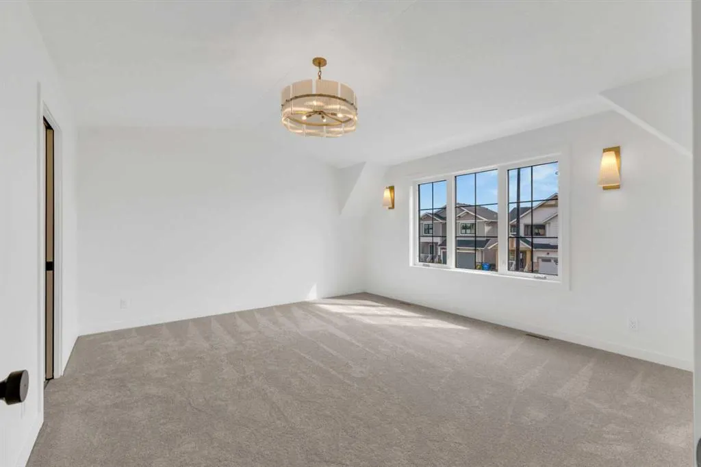 20 Eaton Crescent