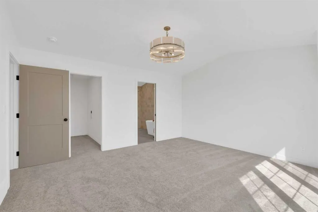 20 Eaton Crescent