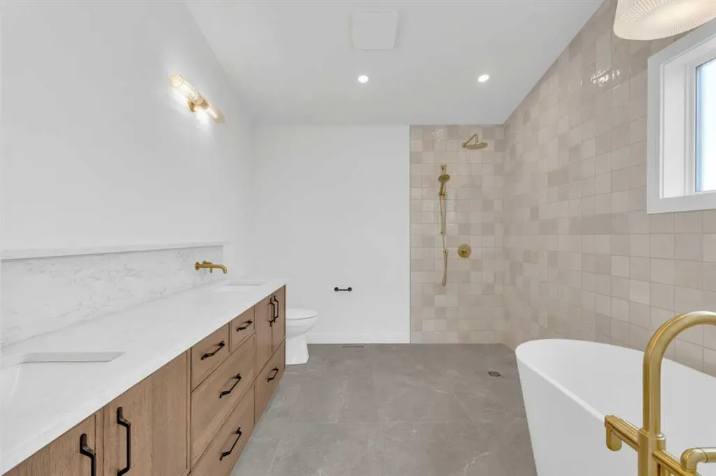 20 Eaton Crescent