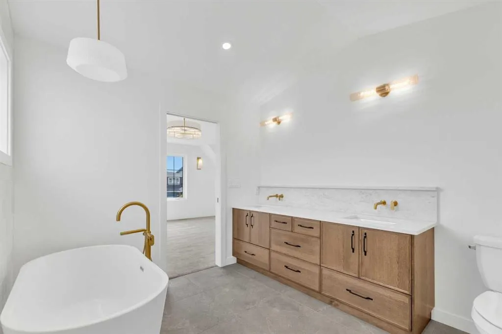 20 Eaton Crescent