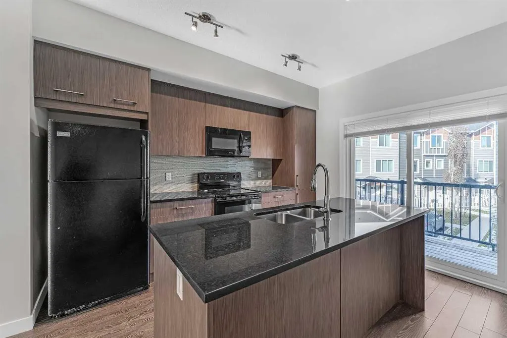 6 Stonehouse Crescent NW