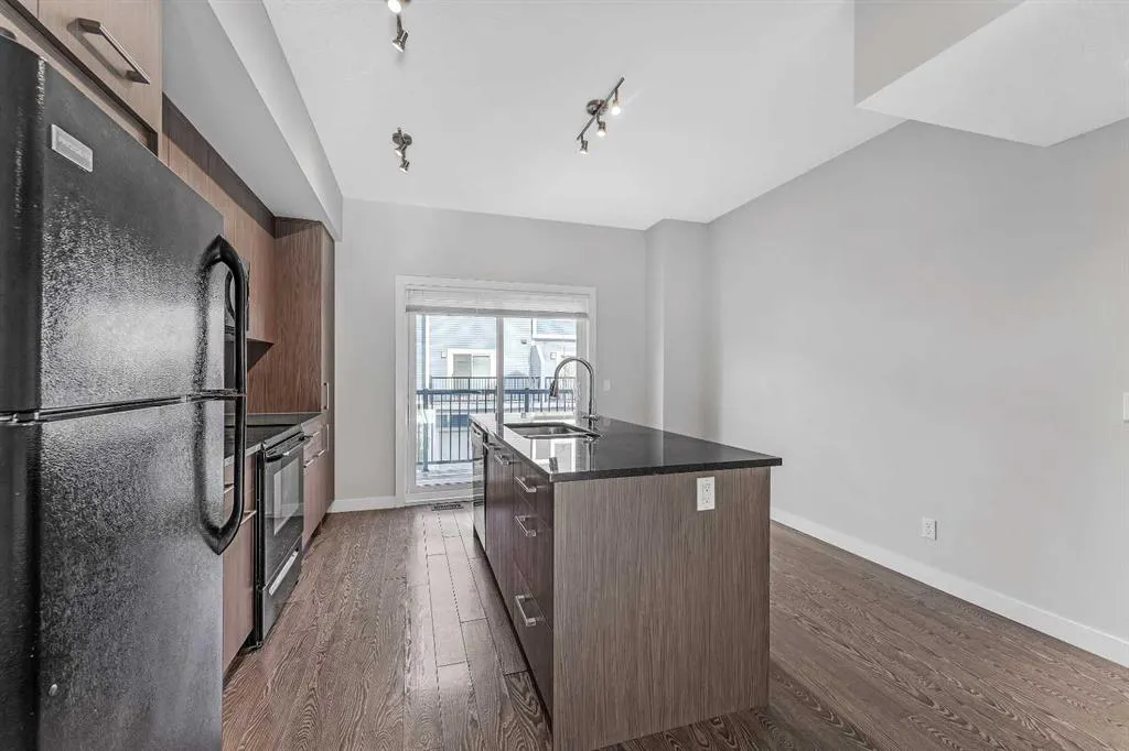 6 Stonehouse Crescent NW
