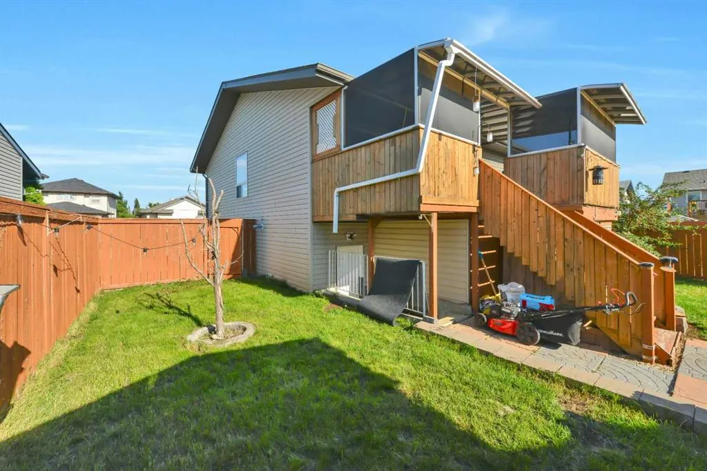 52 Parkside Crescent