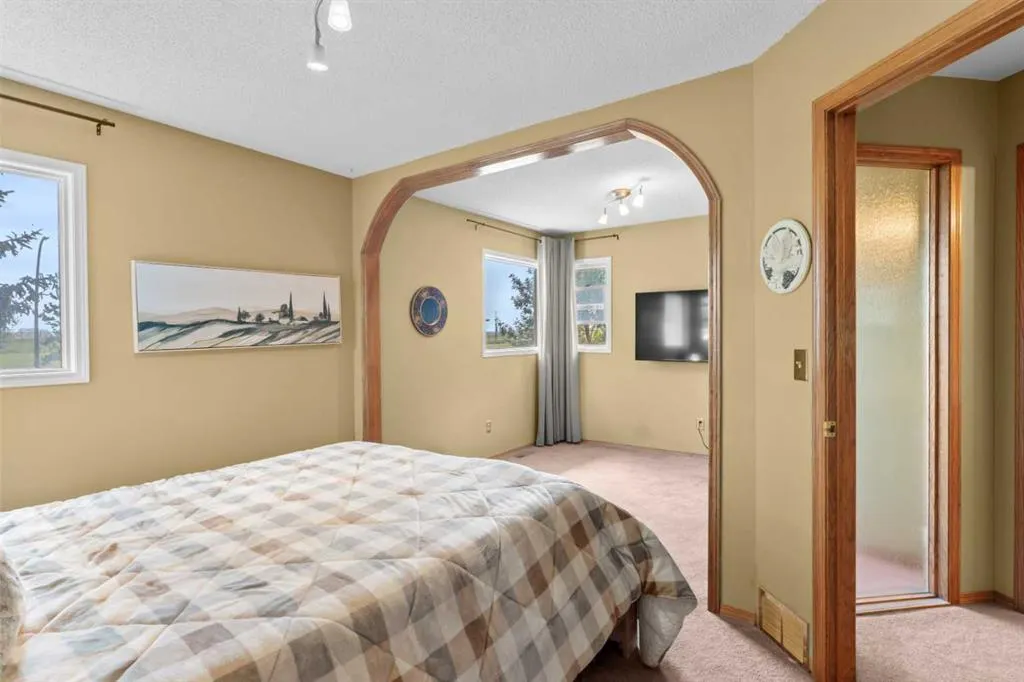 87 Sun Harbour Close SE