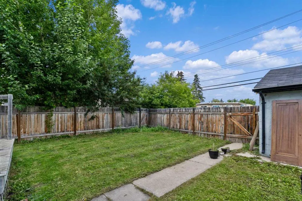 928 Pensdale Crescent SE