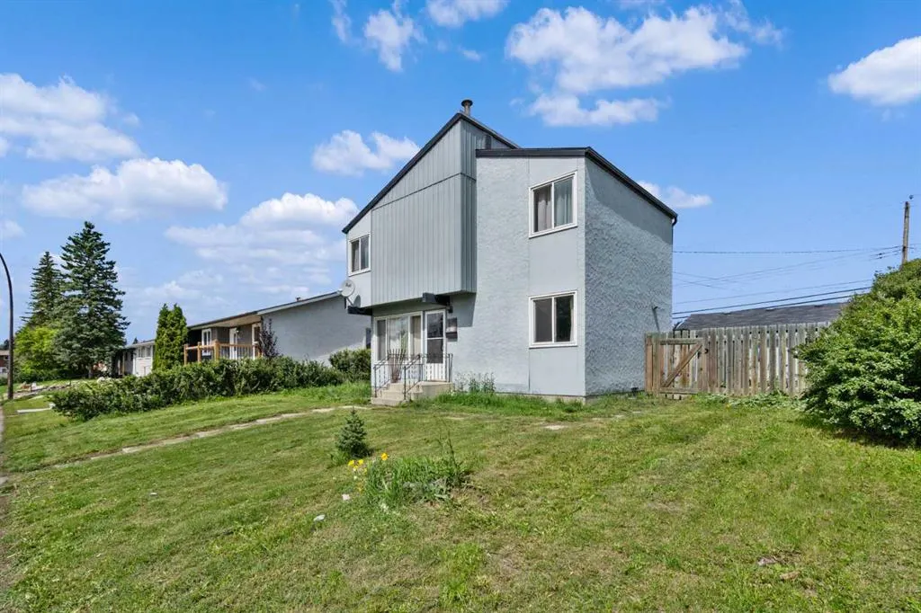 928 Pensdale Crescent SE