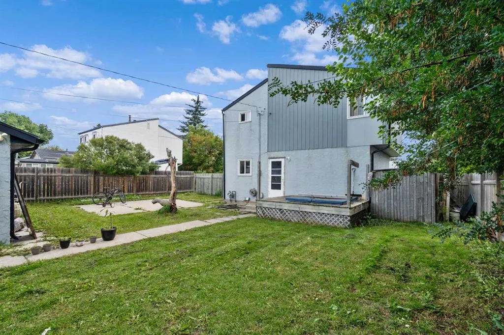 928 Pensdale Crescent SE