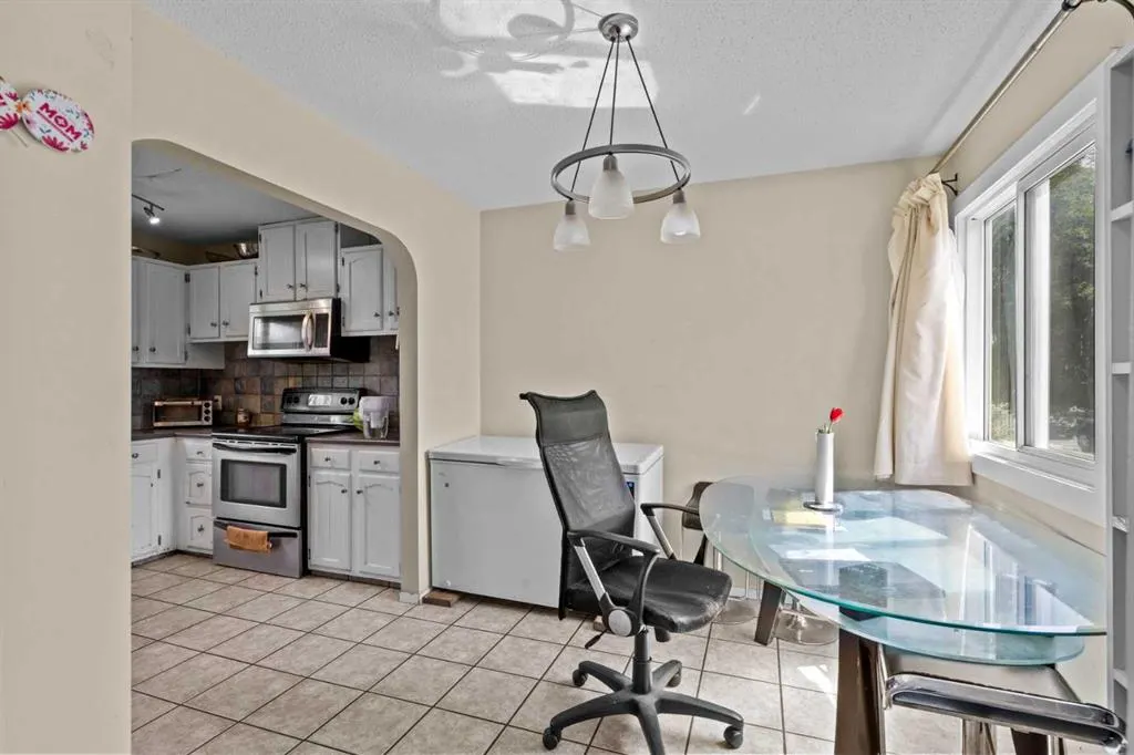 928 Pensdale Crescent SE
