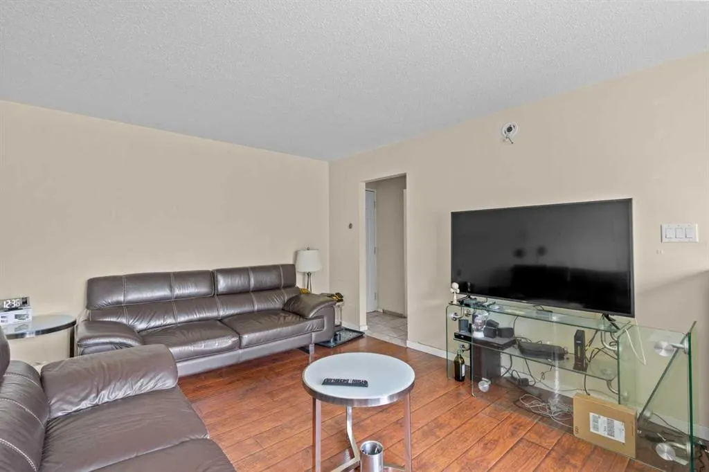 928 Pensdale Crescent SE
