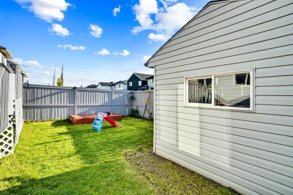 140 Saddlehorn Crescent NE