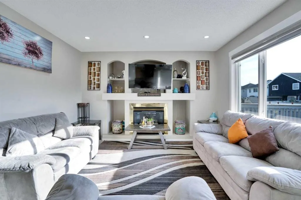 140 Saddlehorn Crescent NE