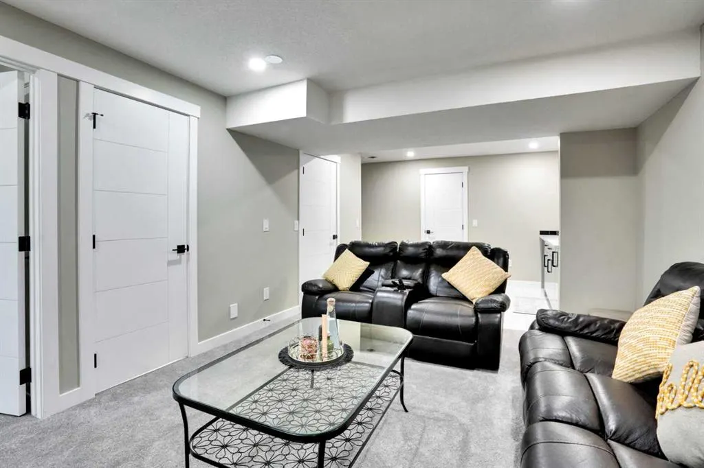 140 Saddlehorn Crescent NE