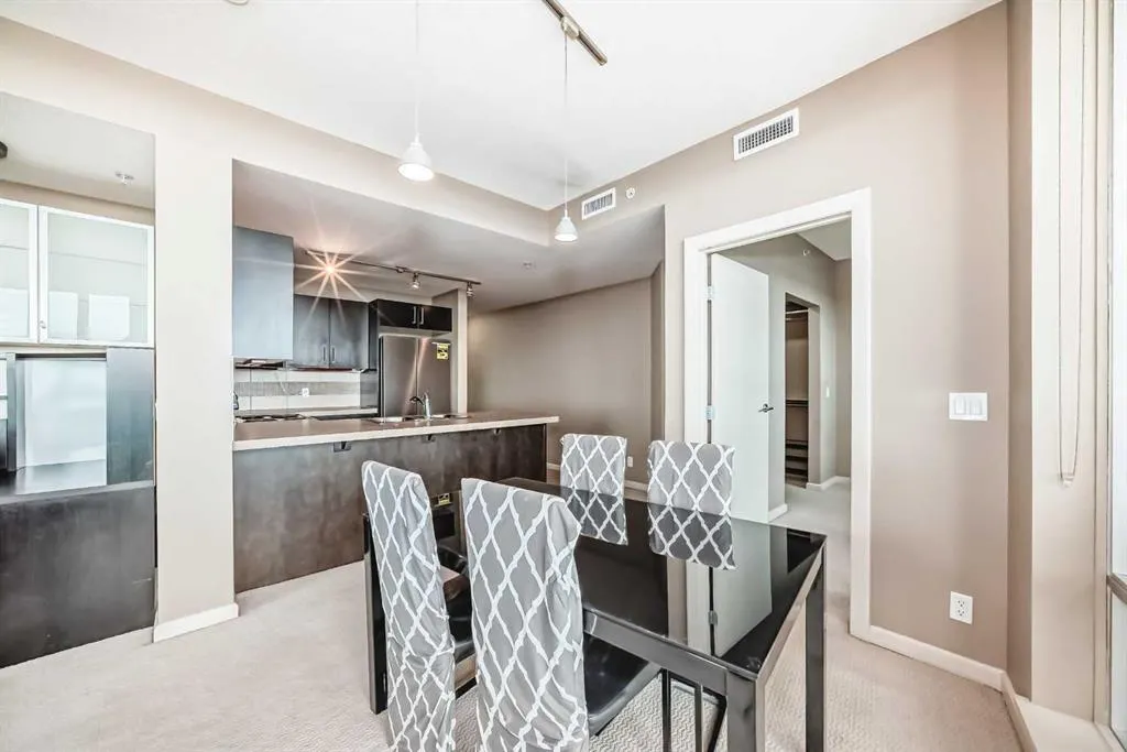 210 15 Avenue SE, #1606