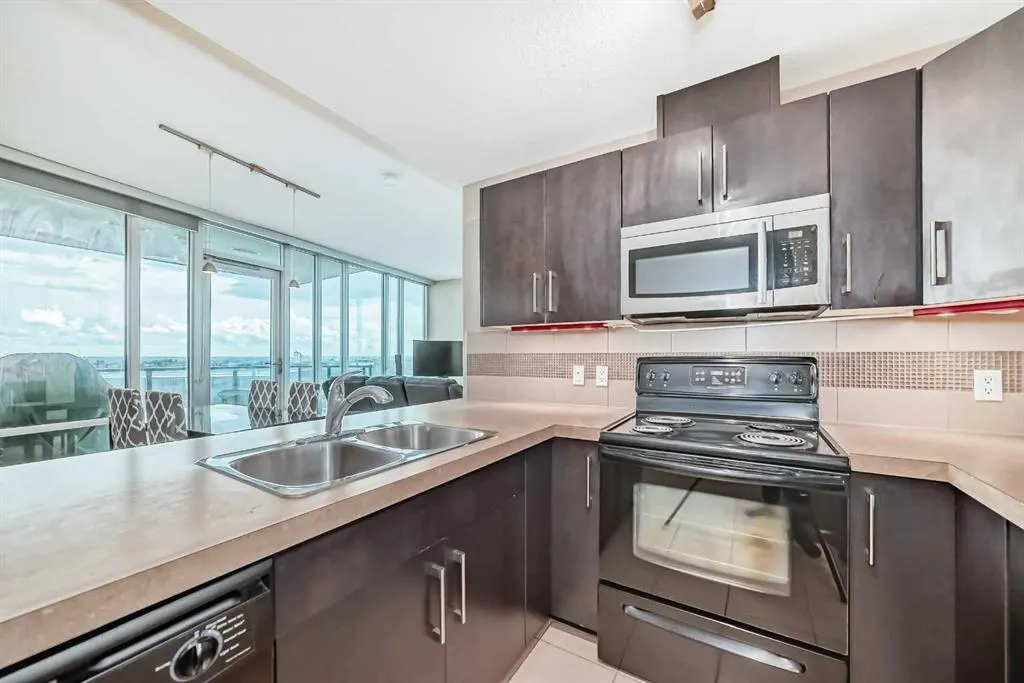 210 15 Avenue SE, #1606
