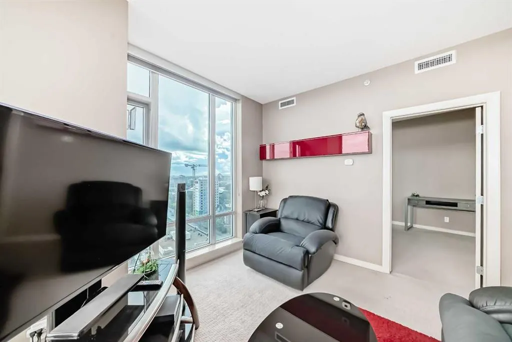 210 15 Avenue SE, #1606