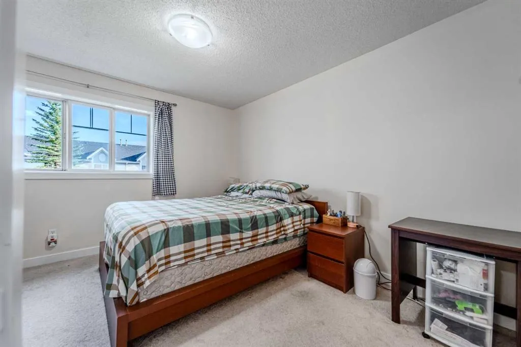 310 COUNTRY VILLAGE Cape NE