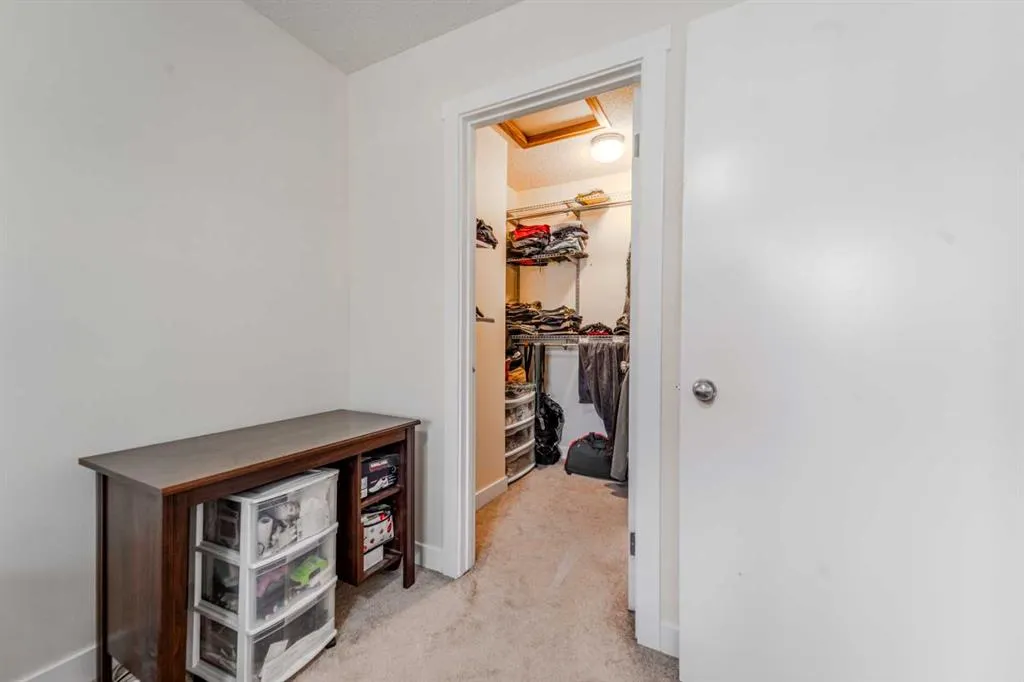 310 COUNTRY VILLAGE Cape NE