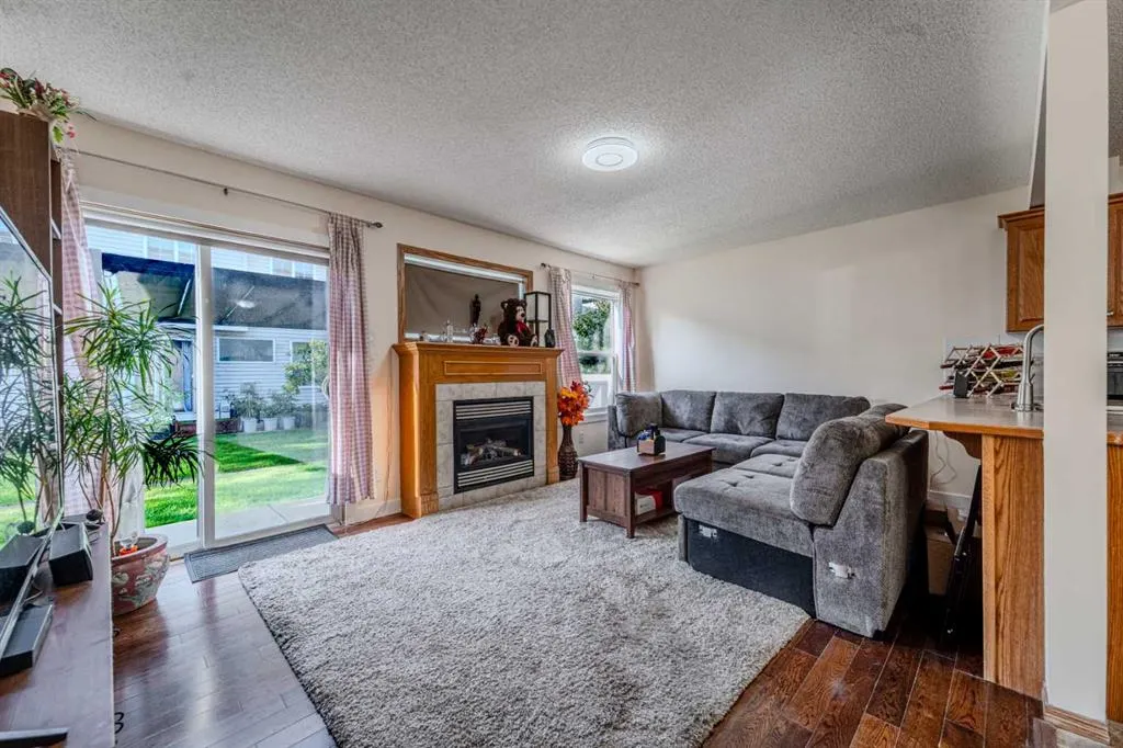 310 COUNTRY VILLAGE Cape NE