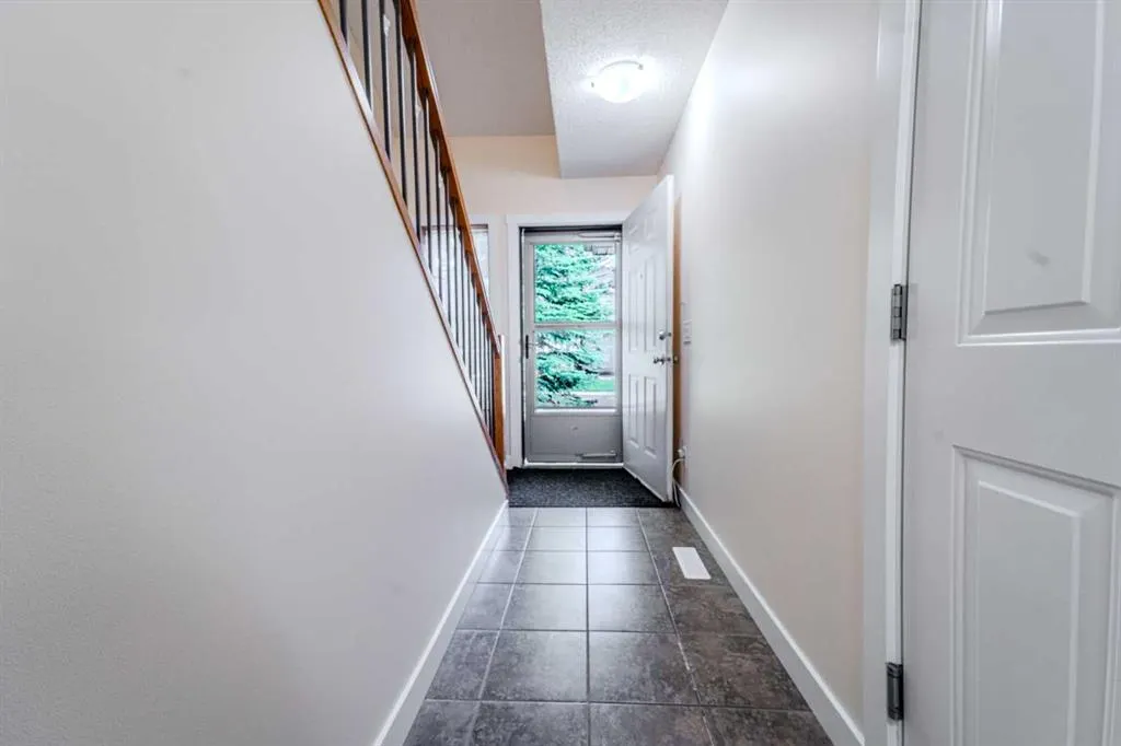 310 COUNTRY VILLAGE Cape NE