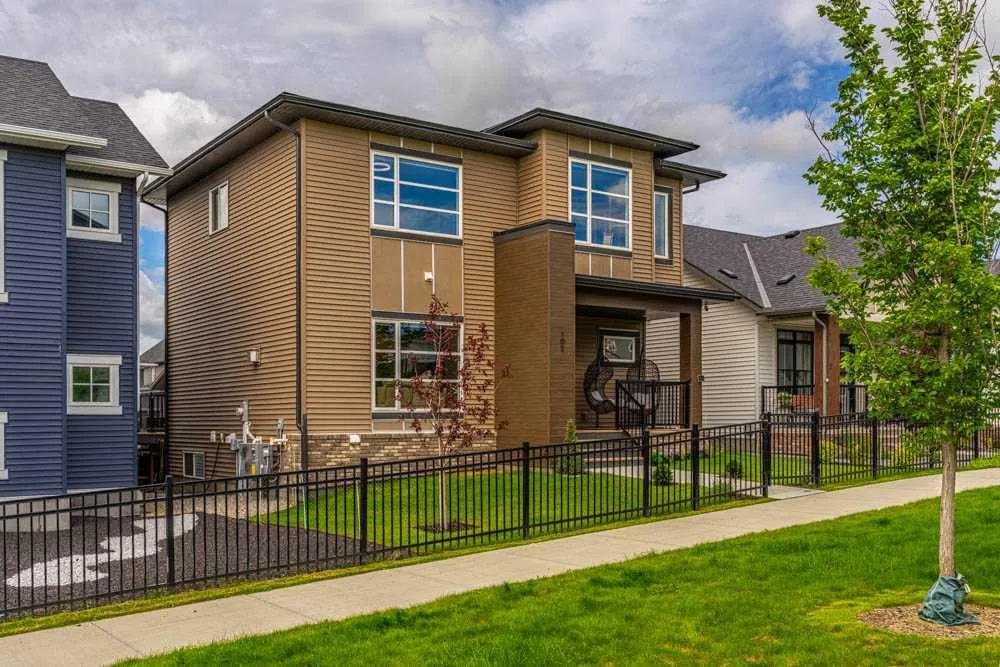 105 Lawthorn Greenway SE