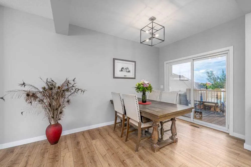 105 Lawthorn Greenway SE