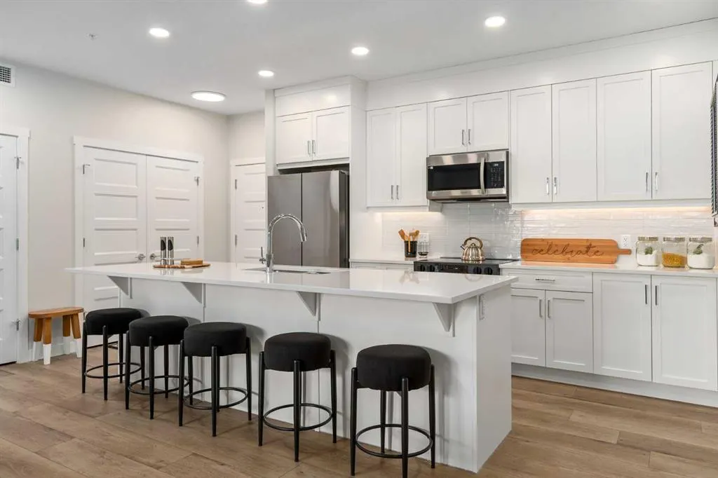 125 Wolf Hollow Crescent SE, #112