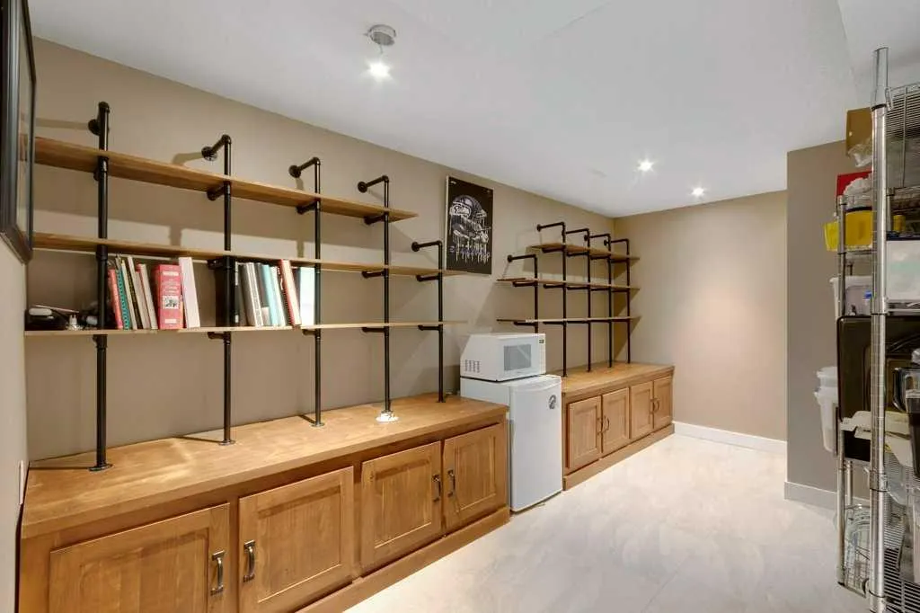 200 Cimarron Drive