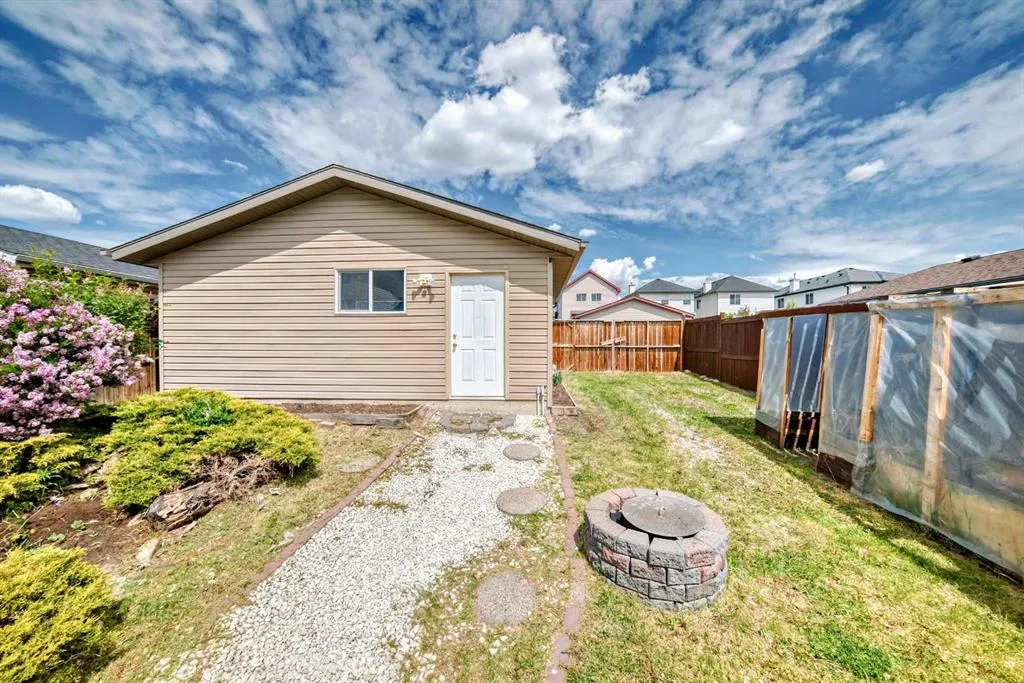 160 Taradale Drive NE