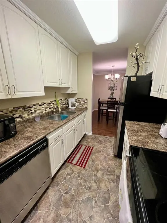 5519 Kerry Wood Drive, #305