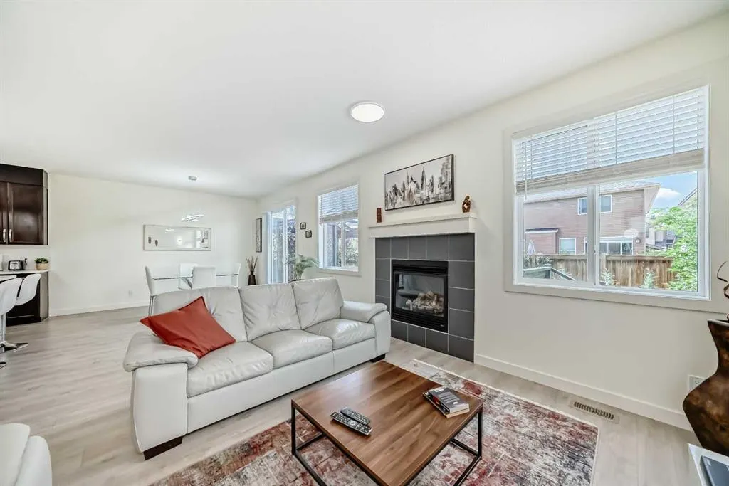 437 Auburn Bay Drive SE