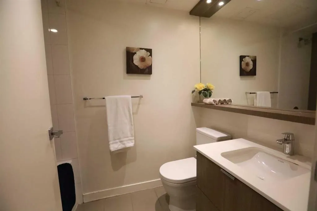 51 Waterfront Mews SW, #304