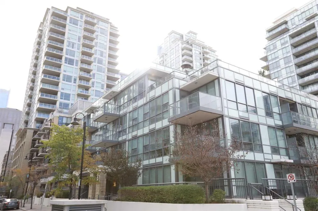 51 Waterfront Mews SW, #304