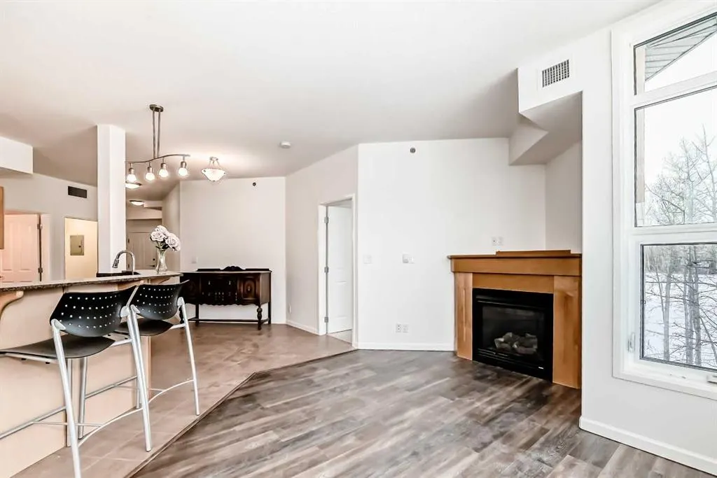 5040 53 Street, #302