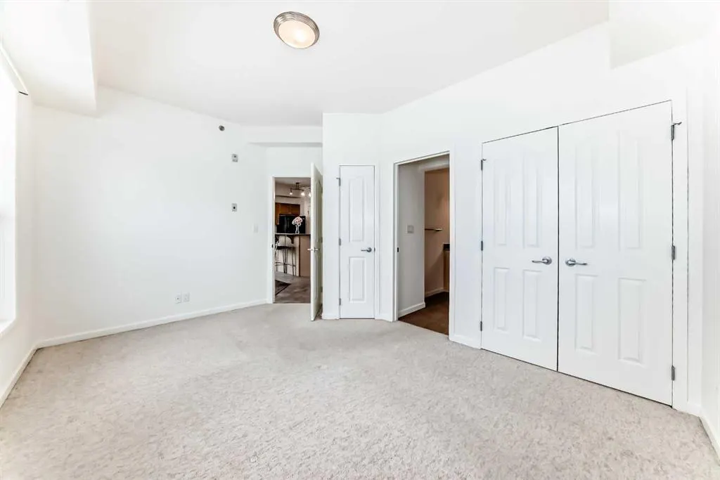 5040 53 Street, #302