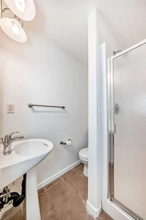 5040 53 Street, #302
